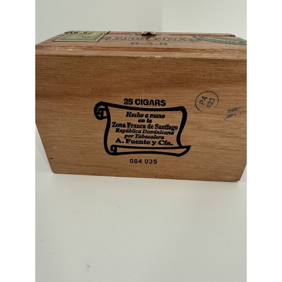 Vintage ARTURO FUENTE FLOR FINA  WOODEN CIGAR BOX 7" X 4.25" X 4.25" - Picture 8 of 11